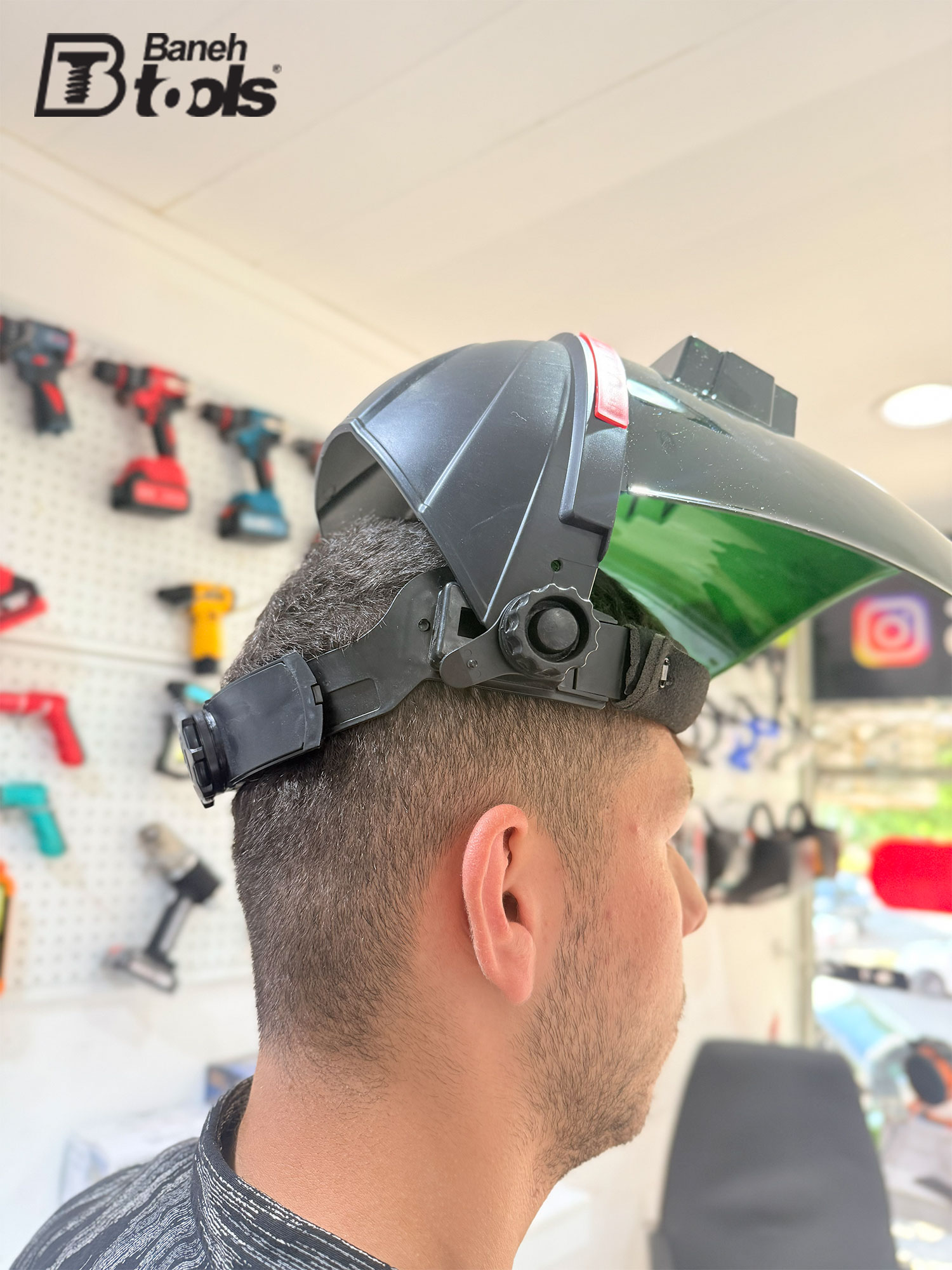 Auto Darkening Welding Helmet.2