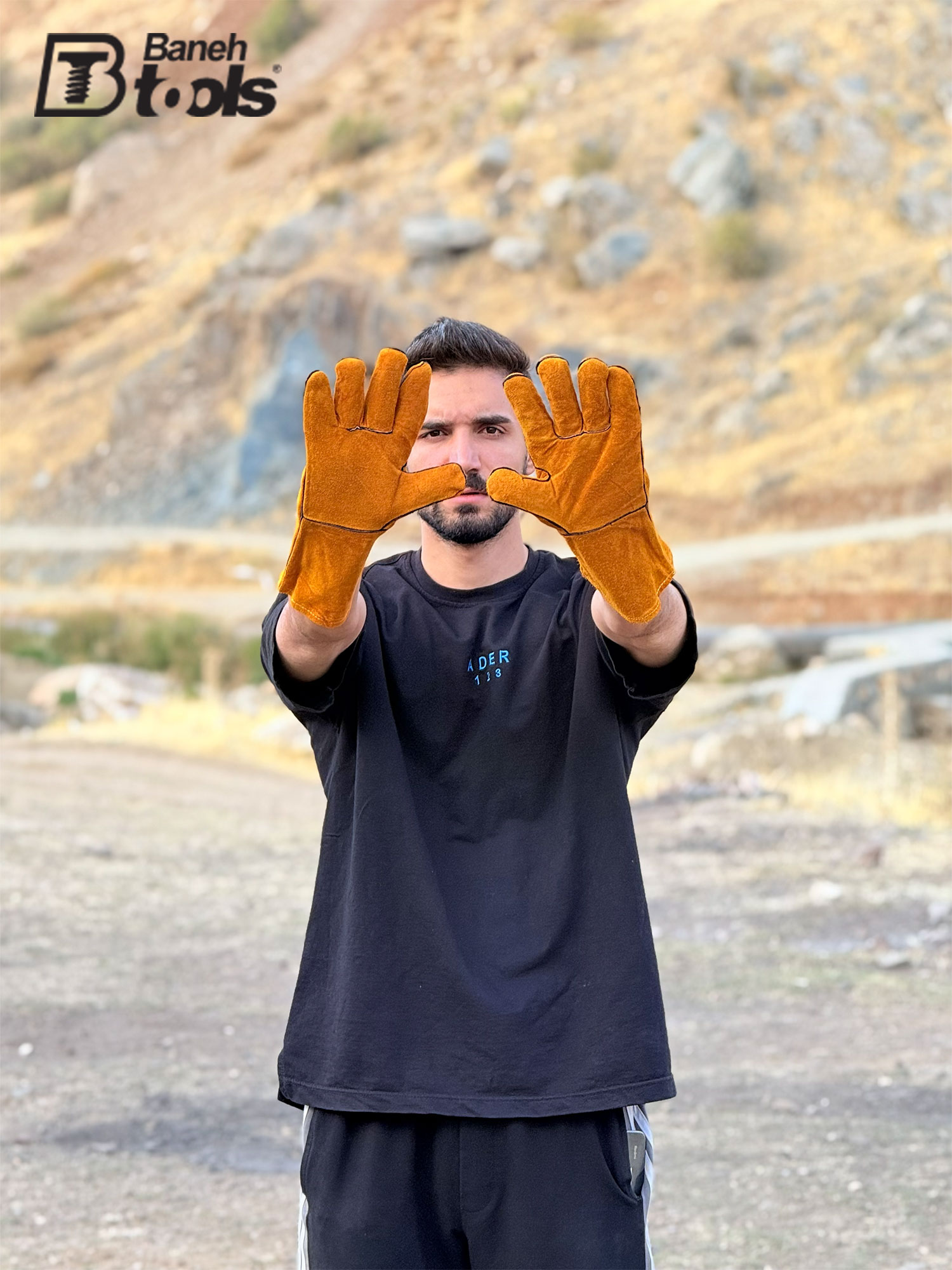 Fireproof leather gloves.1